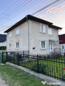 Casă de vânzare, 8 camere, 263 mp + 400 mp teren, în Câm