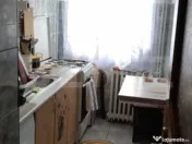 Apartament 2 camere, 40 mp, semidecomandat, etaj intermediar 