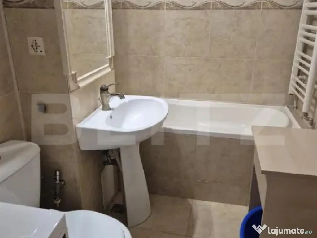 Apartament cu 2 camere, decomandat, complet mobilat și util