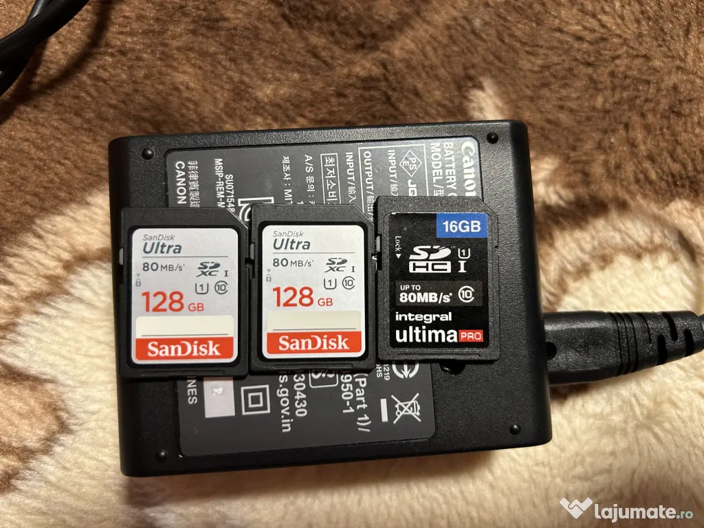 Canon EOS 2000D + obiectiv 18-55mm, stare ca nou.