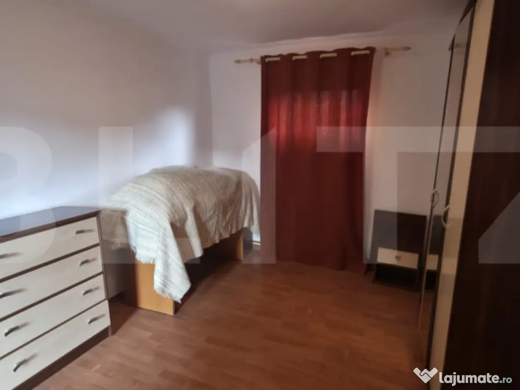 Casa cu 3 camere, curte verde si spatioasa