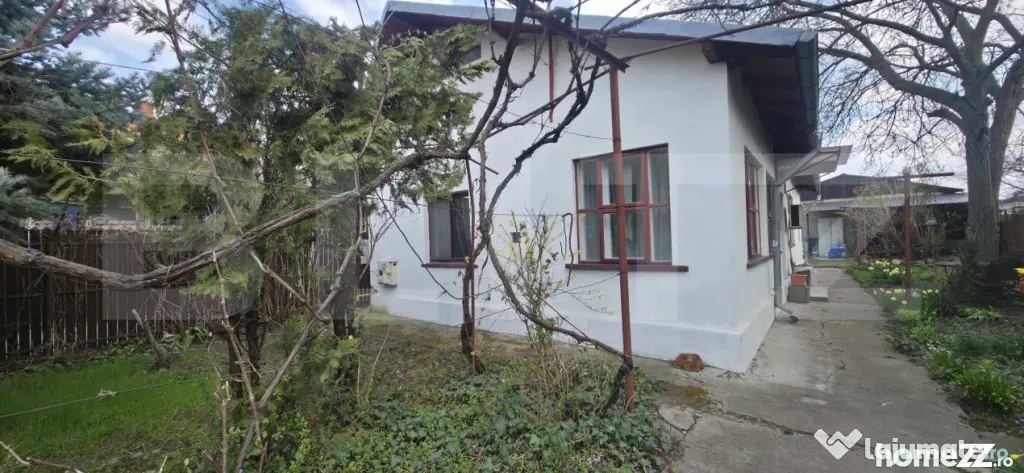 Casa cu 3 camere, curte verde si spatioasa 400 mp,zona Barie - Ploiesti (Prahova)