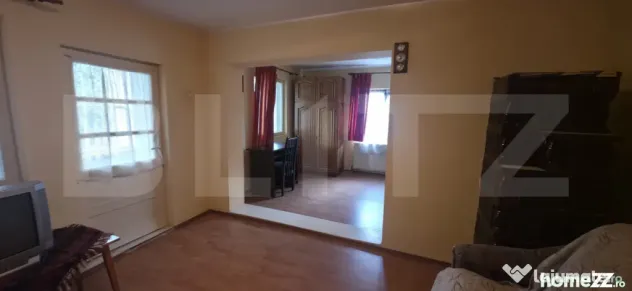 Casa cu 3 camere, curte verde si spatioasa 400 mp,zona Barie - Ploiesti (Prahova)