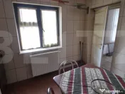 Casa cu 3 camere, curte verde si spatioasa 