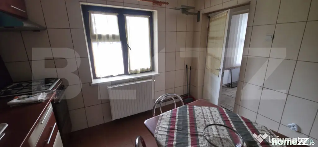 Casa cu 3 camere, curte verde si spatioasa 400 mp,zona Barie - Ploiesti (Prahova)