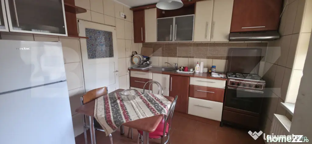 Casa cu 3 camere, curte verde si spatioasa 400 mp,zona Barie - Ploiesti (Prahova)