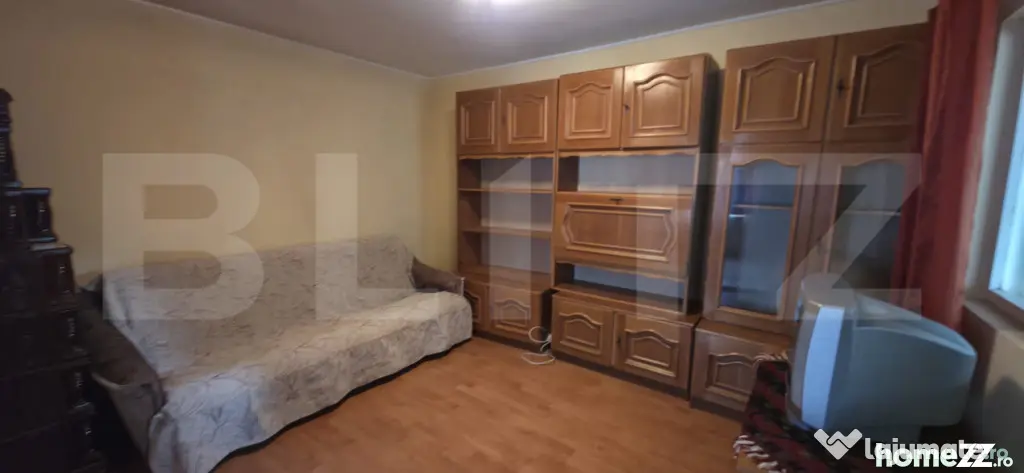 Casa cu 3 camere, curte verde si spatioasa 400 mp,zona Barie - Ploiesti (Prahova)