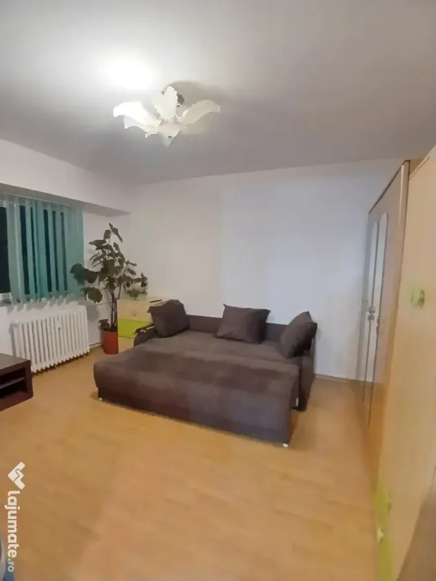 Inchiriez Garsoniera lângă mega mall