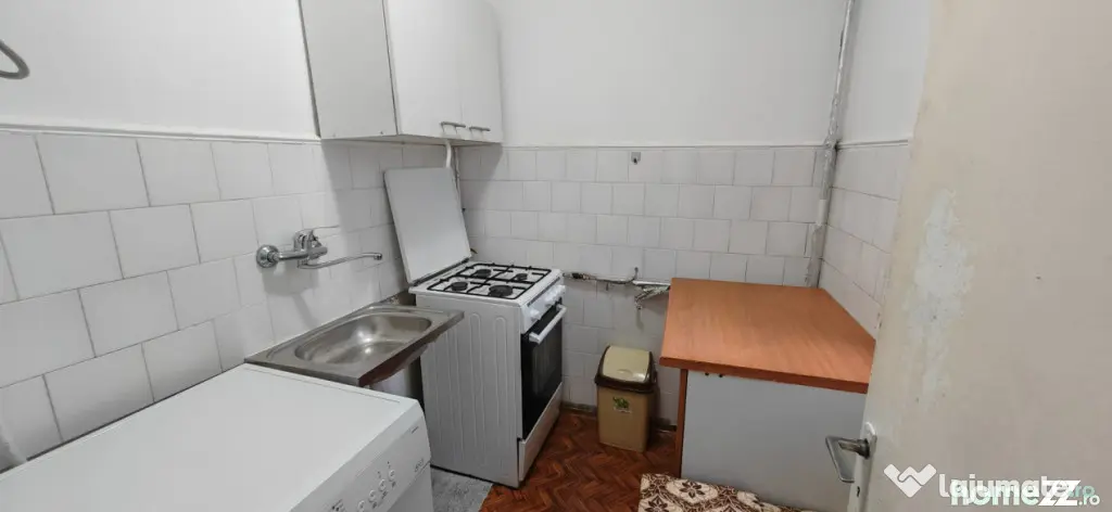 Garsoniera de vanzare, 28 mp, zona Craiovita - Materna