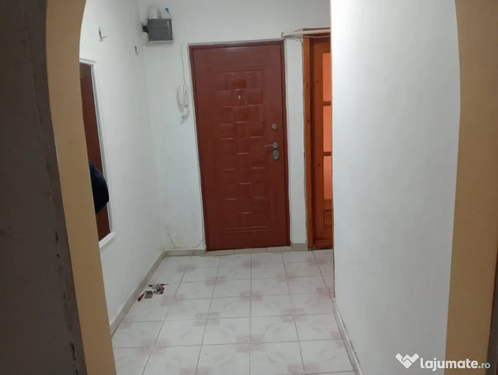 - Apartament 2 camere, Calarasi 4, parter cu balcon 15,3 mp.