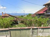 Casă + 2750 mp teren, central Văcarea, Dănești