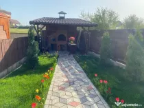 Vand casa cocheta si discreta aproape la pret de cheta