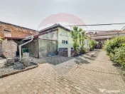 Casă cu 3 camere de inchiriat, zona Centrala 