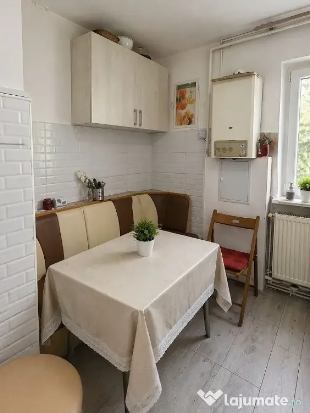 Apartament 2 camere, decomandat - zona Piata Astra