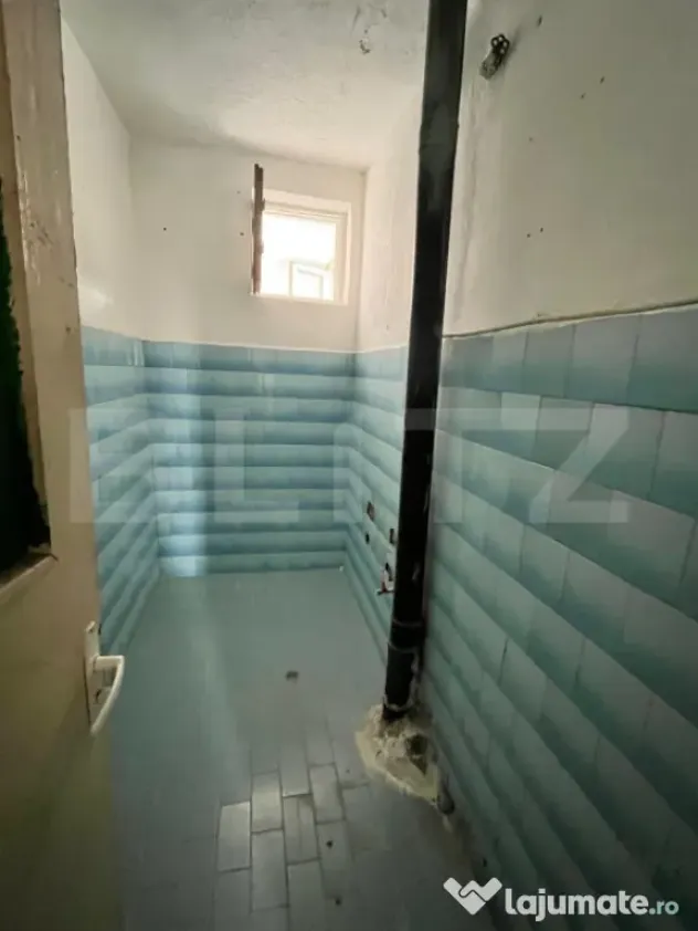 Apartament cu 4 camere, etaj 3, zona Sensul Vechi
