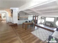 Apartament mansardabil de 