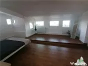 Apartament mansardabil de 