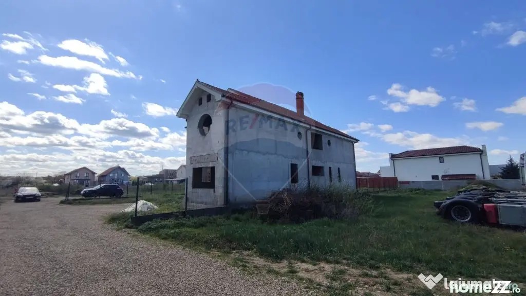Vilă la roșu, tencuită, 5 camere, 240 mp util, Sânmar... - Sanmartin (Bihor)