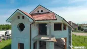 Vilă la roșu, tencuită, 5 camere, 240 mp util, Sânmar... 