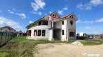 Vilă P+E, 378 mp, la roșu, Sânmartin, arhitectură uni...