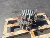 Distribuitor hidraulic 21170-30016 pentru excavator pe senile JCB JS070 