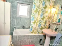 Vind apartament 3 camere zona Plopilor.