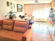 Vind apartament 3 camere zona Plopilor. 