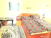 Vind apartament 3 camere zona Plopilor. 