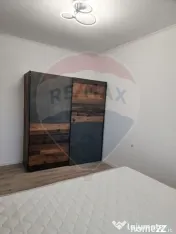 Apartament 3 camere, etaj 2 – De închiriat