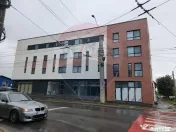 Apartament 3 camere, etaj 2 – De închiriat