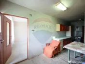 De vânzare casă și teren 1.425 mp - Podgoria 