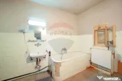De vânzare casă și teren 1.425 mp - Podgoria 