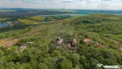 De vânzare casă și teren 1.425 mp - Podgoria 