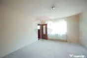 De vânzare casă și teren 1.425 mp - Podgoria 