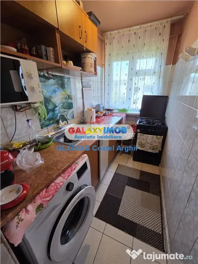 Vindem ap 2 cam SD , et 4, zona Kaufland Craiovei, mobilat