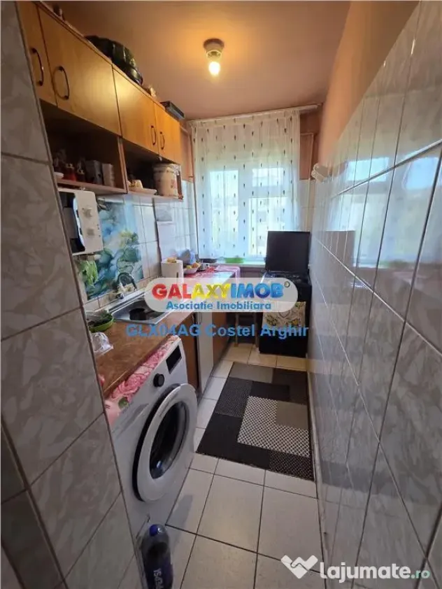 Vindem ap 2 cam SD , et 4, zona Kaufland Craiovei, mobilat