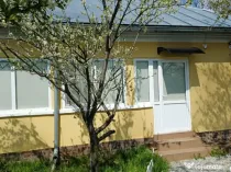 Proprietar,casa renovata ,teren 2000 mp deschidere 113 m,Farcasele Olt