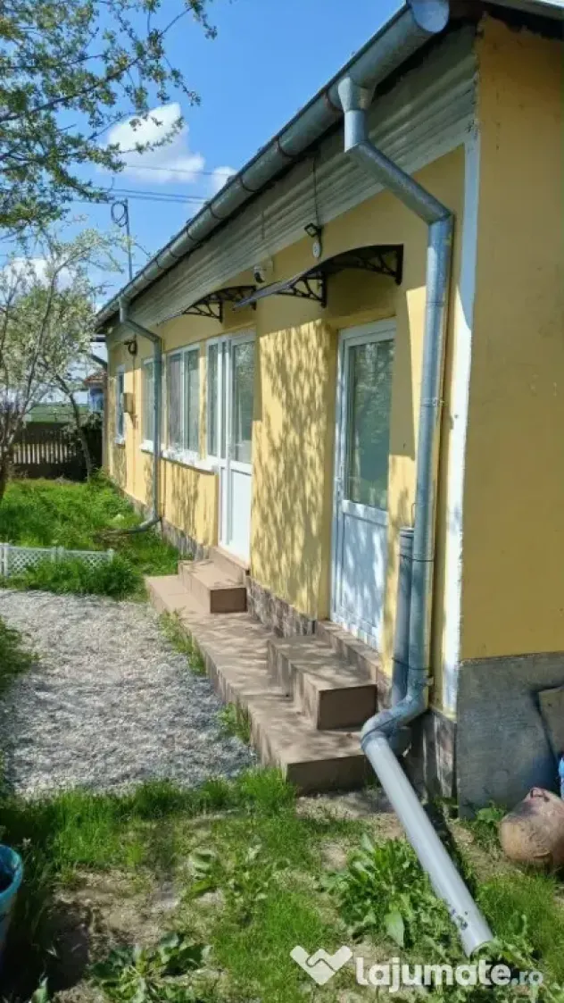 Proprietar,casa renovata,teren 2000 mp deschidere 113 m,Farcasele Olt