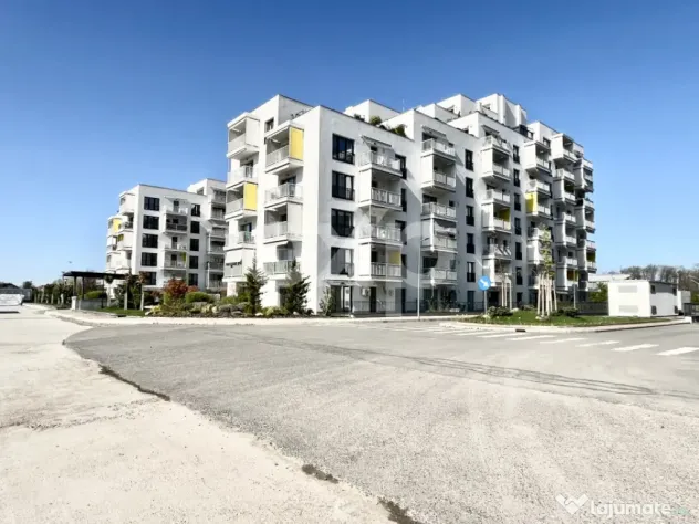 De vanzare apartament 2 camere parcare subterana piscina ext