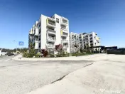 De vanzare apartament 2 camere parcare subterana piscina ext