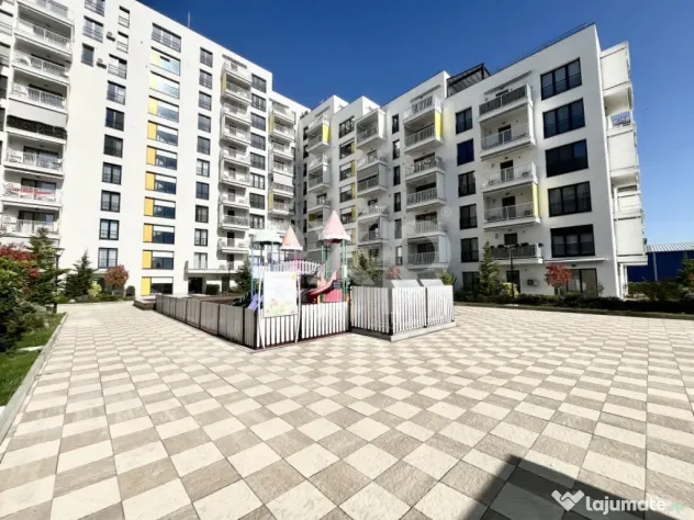 De vanzare apartament 2 camere parcare subterana piscina ext