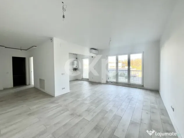 De vanzare apartament 2 camere parcare subterana piscina ext