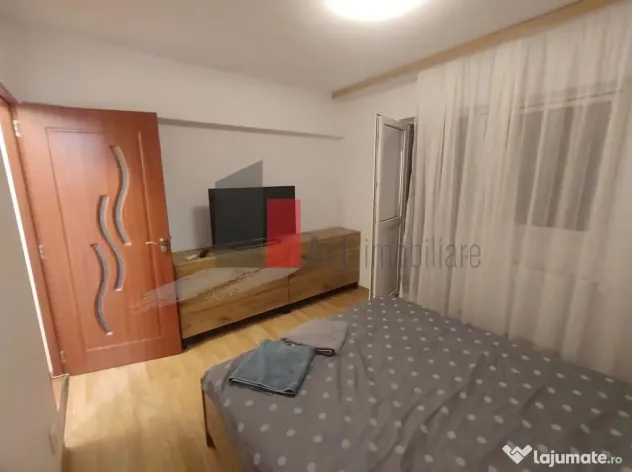 Prima închiriere apartament decomandat 3 camere - Bd. La...