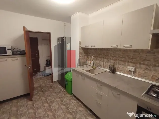 Prima închiriere apartament decomandat 3 camere - Bd. La...