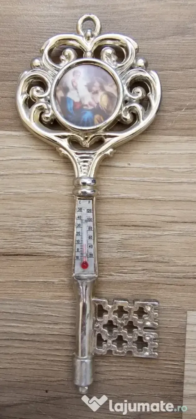 Vand o cheie din plastic cu termometru si o imagine cu Fecioara Maria si Domnul nostru Isus Hristos