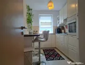 Apartament 3 camere, decomandat - zona Tractorul 