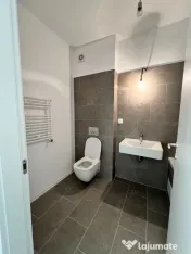 3 camere Decomandat-Gata de mutare –Zona Mall Colosseum 