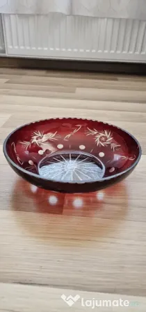 Vand un castron mare din cristal rubin