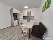 Apartament cu 3 camere, curte si loc de parcare Str. Lunga 