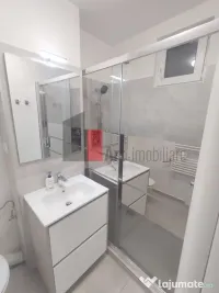 Vânzare apartament 3 camere Bd. Obregia - Pța Străduin... 